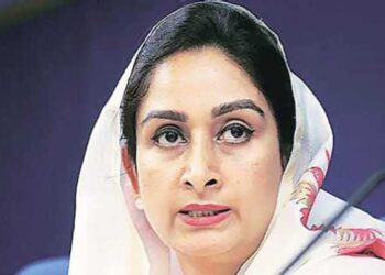 Why is Cong pretending to support farmers but not taking up Agri laws in Parliament: Harsimrat