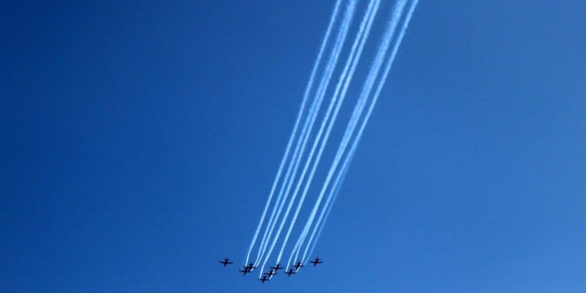 IAF conducts air show at Dal Lake