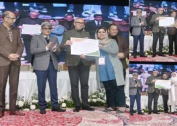 Zonal Head of ICICI Bank Ltd for J&K & Ladakh Circle, Sandeep Sharma calls on CM Omar