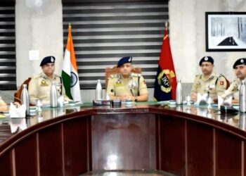IGP Kashmir Reviews Security, Law & Order and Crime Scenario in District Bandipora