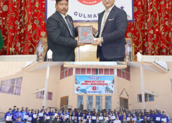 IISM Gulmarg concludes Fourth 14-Day Skiing & Snowboarding Course; DC B’la presides over Graduation Ceremony