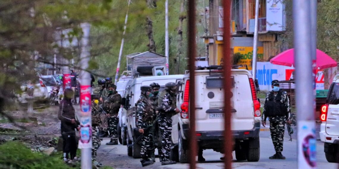 3 CRPF men killed, 2 injured in militant attack in north Kashmir
