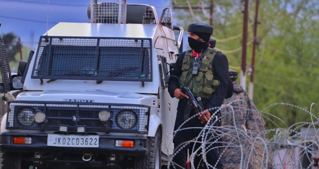 3 CRPF men killed, 2 injured in militant attack in north Kashmir