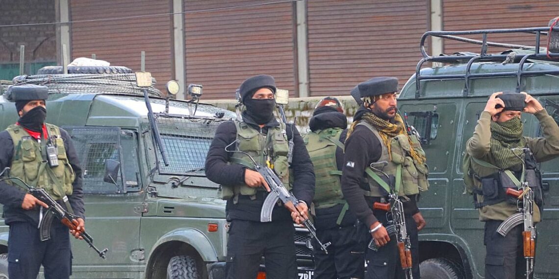 3 CRPF men killed, 2 injured in militant attack in north Kashmir