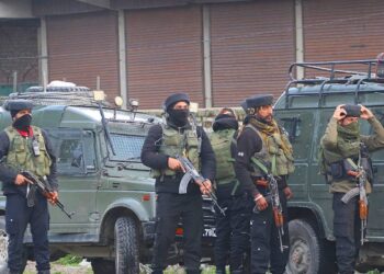 3 CRPF men killed, 2 injured in militant attack in north Kashmir