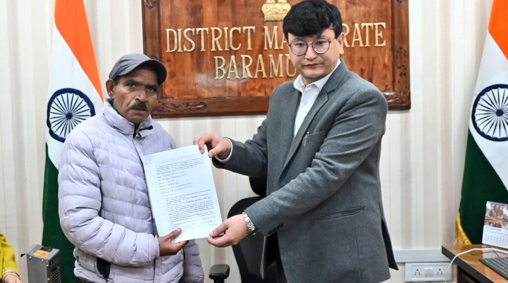 17 Eligible Beneficiaries Get Sanction Letters Under PMAY-U 2.0 in Baramulla