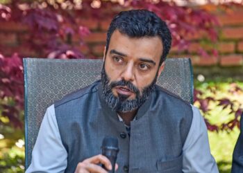 *On day of NC’s crucial CWC session, estranged MP Aga Ruhullah heads to Ganderbal*