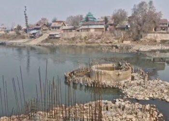 Jhelum Keeps Villages Divided: Sumbal Footbridge Still Incomplete After a Decade