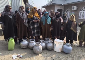 Kutpora Residents Protest Two-Month Drinking Water Crisis