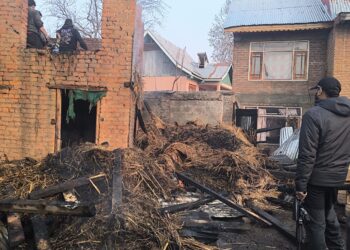 *Two Houses, Cow Shed Gutted in Fire Incident at Memander Shopian*