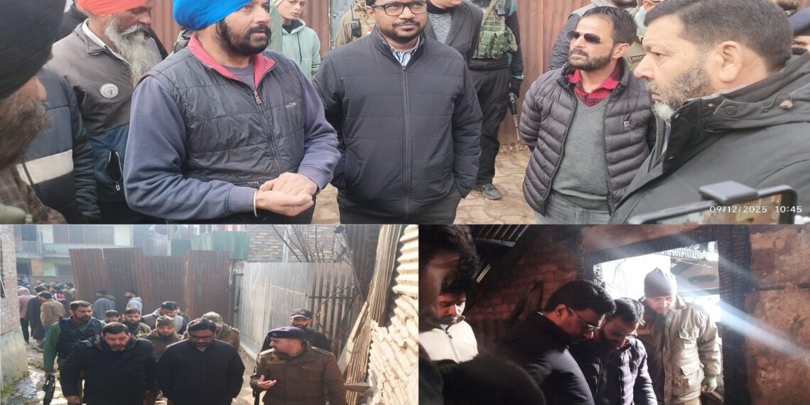 *DC Kupwara visits Malik Mohallah,conveys condolences and reviews relief measures*