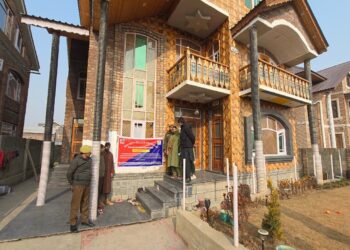 *Police Attaches Property of Notorious Drug Peddler Worth Rs 2 Crores In Srinagar*