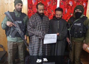 *Baramulla Police Arrest Two Drug Peddlers; Contraband & Cash Recovered*