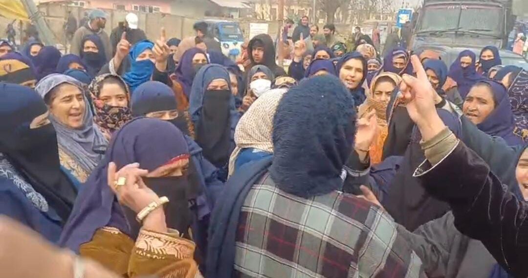 *ASHA Workers Protest in Hajin Over Six-Month Salary Delay*