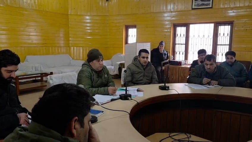 *Gulmarg SDM, SDPO Review Winter Preparedness Arrangements in Tangmarg*