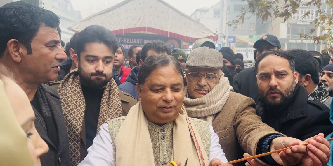 *Sat Sharma, Ashok Koul inaugurate Swadeshi Mela at Srinagar, reaffirm commitment to Aatmanirbhar Bharat*