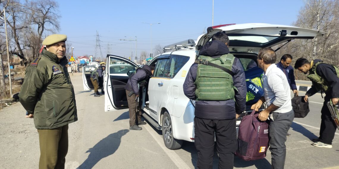 Ahead of Republic Day, Security Measures Intensified on Jammu–Srinagar NH-44 in Qazigund 