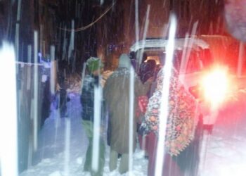 *Baramulla Police Conduct Rescue Operations and Provide Medical Assistance Amid Snowfall*