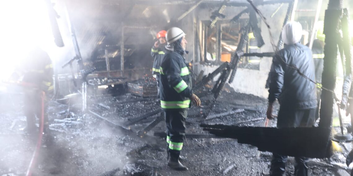 *Fire Partially Damages Two Residential Houses in Srinagar’s Padshahi Bagh Area*
