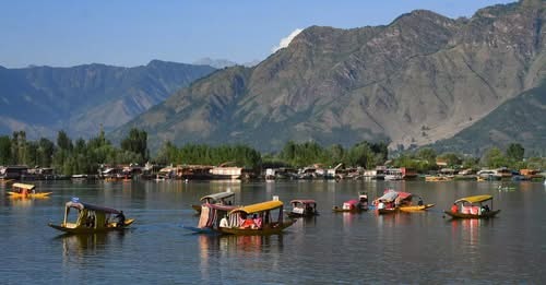 *Kashmir Sees Warmest February In Decade, Record High Day Temperatures Across Valley*