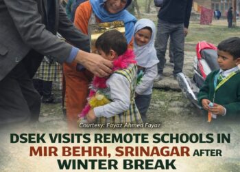*DSEK,Walks to Remote Mir Behri Schools of District Srinagar After Winter Break, Interacts with Students*