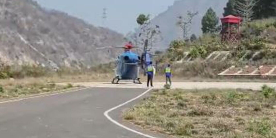 *Uttarakhand Governor’s helicopter makes emergency landing in Srinagar due to technical glitch*