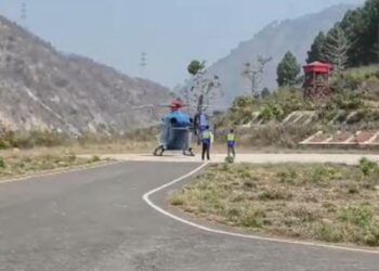 *Uttarakhand Governor’s helicopter makes emergency landing in Srinagar due to technical glitch*