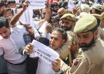 *NC takes out protest march in Jammu against attack on Farooq Abdullah*