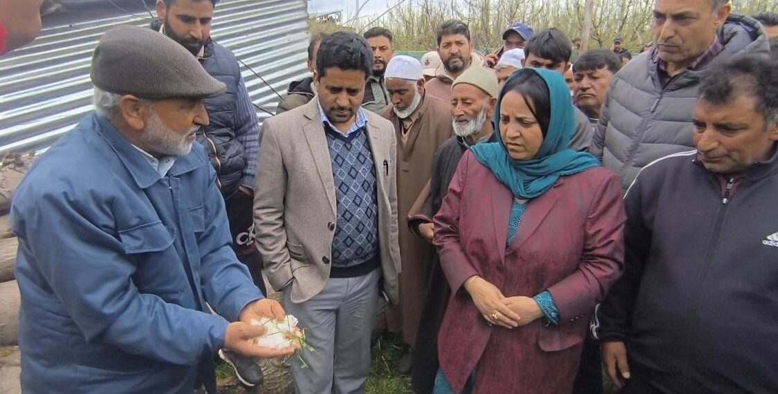Sakeena Itoo visits hailstorm affected villages of Kulgam