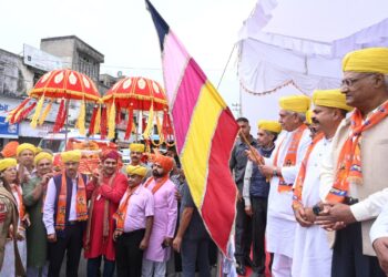 LG Sinha flags off Shobha Yatra to commemorate Bhagwan Parshuram  Jayanti in Jammu