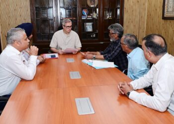CM Omar Abdullah meets delegations, assures time-bound redressal of public issues