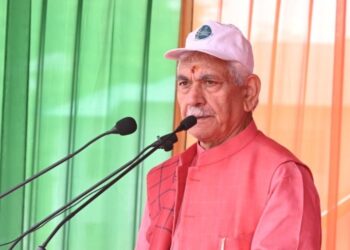 LG Sinha Joins Drug-Free J&K Campaign Padyatra in Baramulla