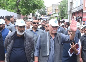 Lieutenant Governor Joins Nasha Mukt Jammu Kashmir Padyatra in Shopian