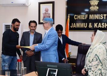 CM Omar Abdullah hands over regularisation orders to CPWs of School Education Department