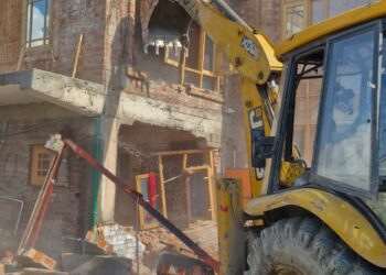 Police Demolish Illegal Residential Structure of Notorious Drug Peddler Worth Rs 2 Crore in Srinagar