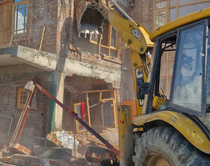 Police Demolish Illegal Residential Structure of Notorious Drug Peddler Worth Rs 2 Crore in Srinagar