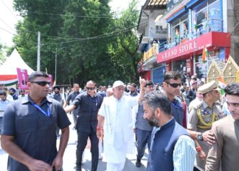 LG Manoj Sinha Joins Nasha-Mukt J&K Campaign in Ganderbal