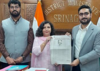 DC Srinagar Lauds Responsible Journalism During Meeting with ‘The Chancellor’ Editor-in-Chief