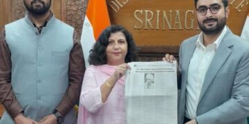DC Srinagar Lauds Responsible Journalism During Meeting with ‘The Chancellor’ Editor-in-Chief