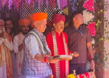 LG Sinha pays obeisance at Mata Kheer Bhawani Temple on Jyeshtha Ashtami