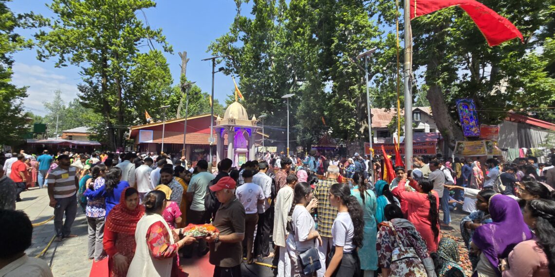 Kashmiriyat Triumphs at Kheer Bhawani, Tulmulla Sees Grand Confluence of Faith