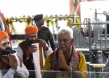 LG Sinha Performs ‘Pratham Puja’ at Amarnath Cave Shrine Ahead of Annual Yatra