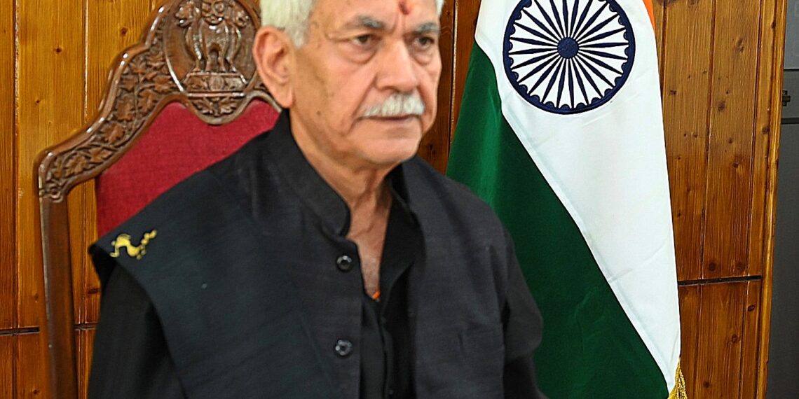 LG Sinha Reviews Management of Amarnath Yatra; Appeals to Pilgrims to Travel Only After Obtaining Valid Registration