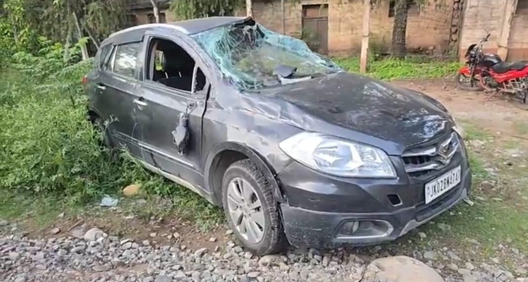 Head-On Collision Between Two Vehicles on Jammu-Poonch Highway in Rajouri, 2 Injured