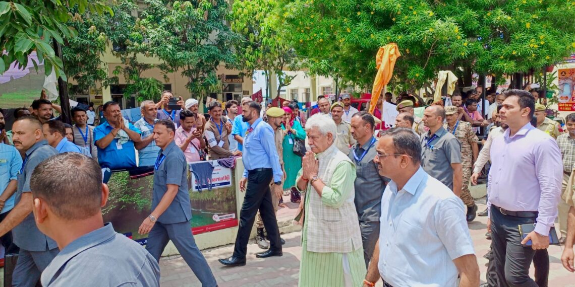 Ensuring Smooth, Hassle-Free Amarnath Yatra Our Top Priority as Pilgrims Cross 3 Lakh: LG Sinha