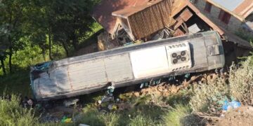 39 Amarnath Yatra Pilgrims Injured in Ganderbal Bus Accident; LG Sinha Reviews Situation