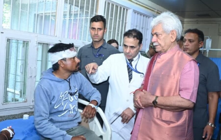 LG Sinha Visits SKIMS, Inquires About Health of Pilgrims Injured in Ganderbal Accident