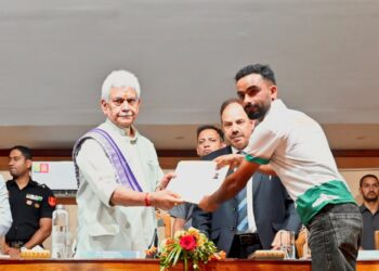 LG Sinha Attends IUST’s Conference; Calls for Nature-Based Solutions for Building Climate Resilience in the Himalayas