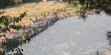 18-Year-Old Srinagar Youth Feared Drowned in Nallah Sindh in Ganderbal