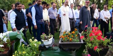 CM Omar Abdullah inaugurates Srinagar’s first Waste to Wonder-Flower Garden